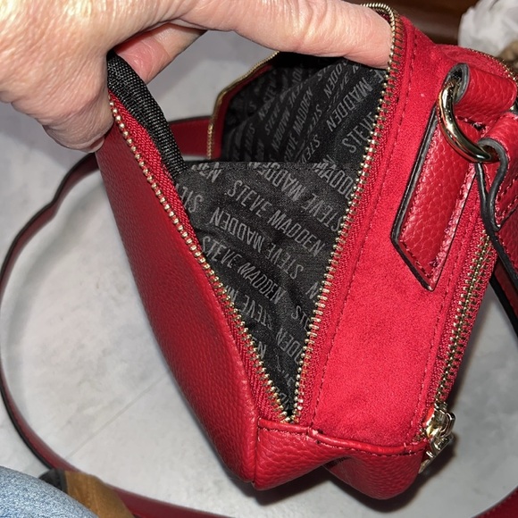 Steve Madden Crossbody shoulder bag NWOT Red VEGAN 1/2 Leather 1/2 Suede Look - Picture 13 of 14